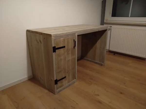 steigerhouten bureau