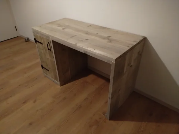 steigerhouten bureau op maat